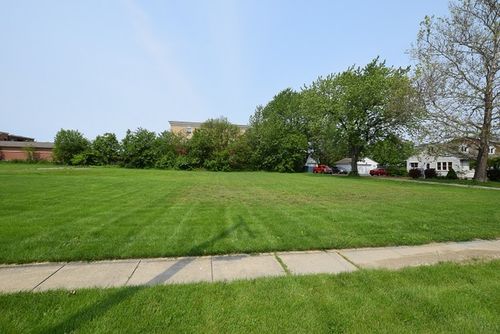 230 N White St, Frankfort, IL, 60423-2018 | Card Image