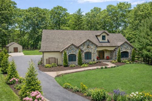 19 Blacksburt Ct, Saunderstown, RI, 02874-1984 | Card Image