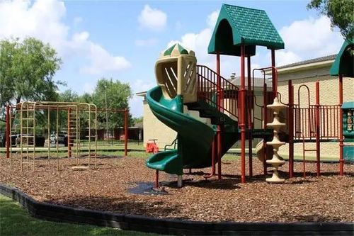 615 S F St, Harlingen, TX, 78550-6583 | Card Image