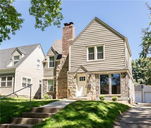 724 E 72nd St, Kansas City, MO, 64131-1602 | Card Image