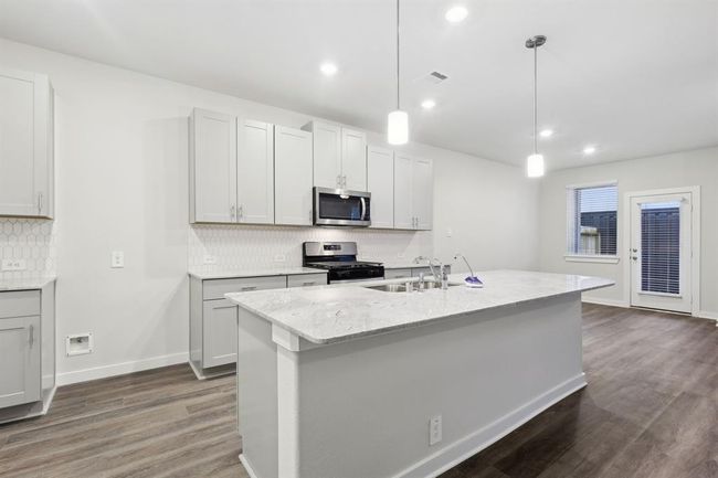 2179 Beachcomber Dr, House other with 3 bedrooms, 3 bathrooms and 2 parking in Kemah TX | Image 11