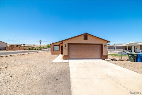 1879 Clearwater Dr, Bullhead City, AZ, 86442-4811 | Card Image