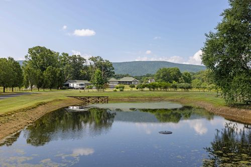 347 Horseshoe Cir, STUARTS DRAFT, VA, 24477-9018 | Card Image