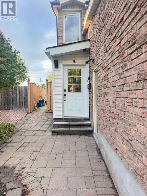 8 Fullerton Cres, Markham, ON, L3R3G5 | Card Image