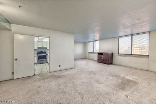 apt-412-3930 University Center Dr, Las Vegas, NV, 89119-7270 | Card Image