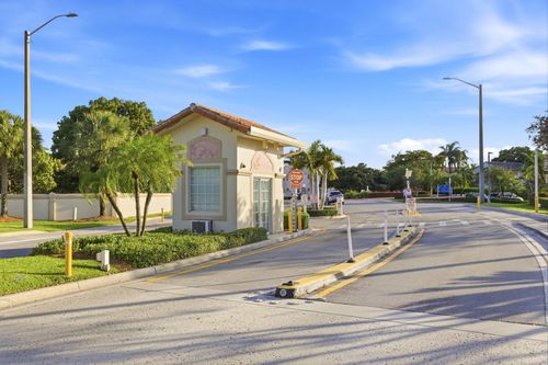 3135 Sunset Cir, MARGATE, FL, 33063-7070 | Card Image