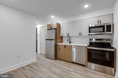 d-715 W Cumberland St, Philadelphia, PA, 19133-2222 | Card Image