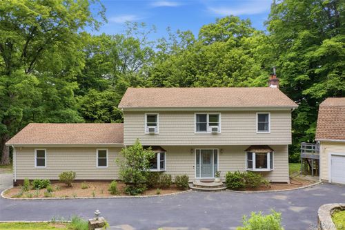 186 High Ridge Rd, Pound Ridge, NY, 10576-1607 | Card Image