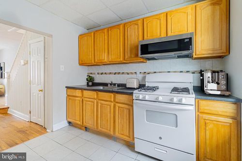 1528 S Hollywood St, PHILADELPHIA, PA, 19146-3516 | Card Image