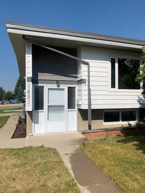 1801 Lakeside Rd S, Lethbridge, AB, T1K3H1 | Card Image