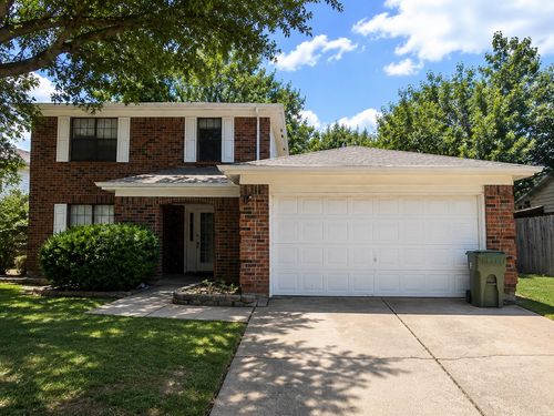 616 Valley Spring Dr, Arlington, TX, 76018-2249 | Card Image
