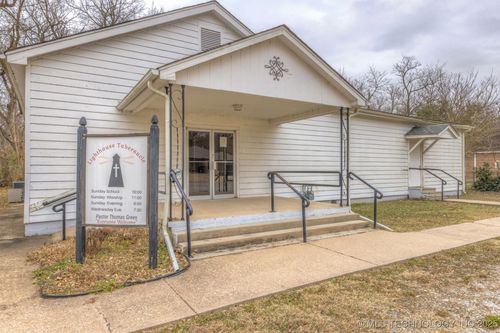 215 S Bixby St, Coweta, OK, 74429-2331 | Card Image