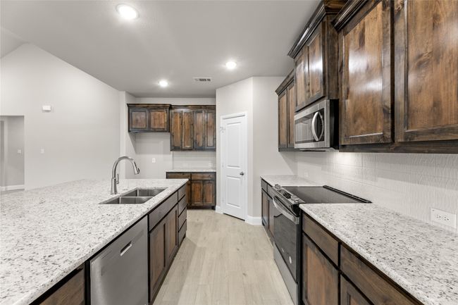 201 Read Ranch-Kitchen-3 | Image 7