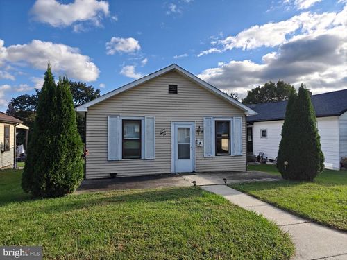 922 Charles St, COATESVILLE, PA, 19320-2802 | Card Image