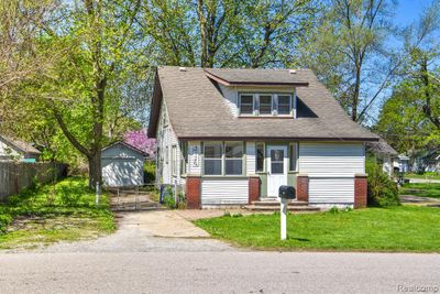 2120 Stout Street, Home with 4 bedrooms, 2 bathrooms and null parking in Keego Harbor MI | Image 1