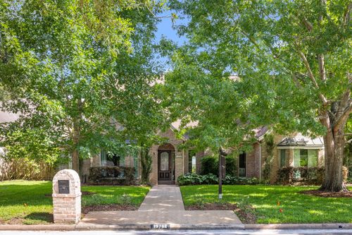 15742 Walkwood Dr, Houston, TX, 77079-5070 | Card Image