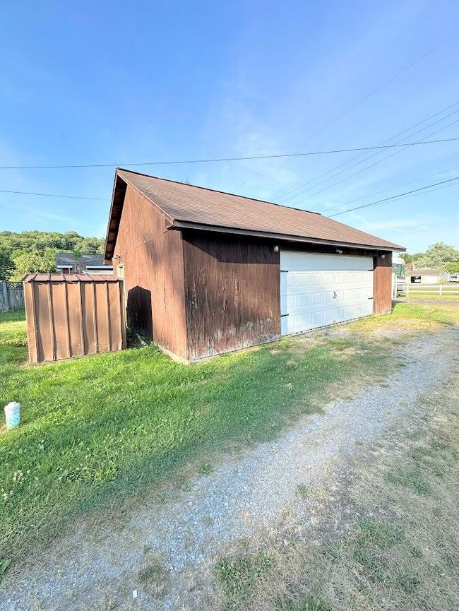 Garage | Image 17