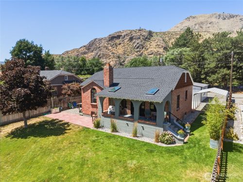 446 5th St, Chelan Falls, WA, 98817 | Card Image