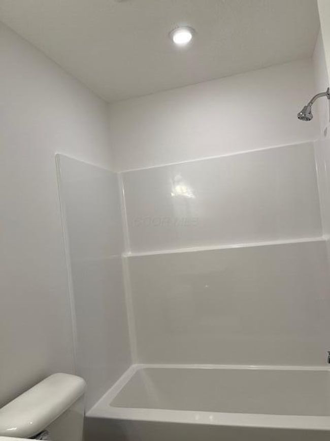 ACRYLIC TUB/SHOWER w/LED LIGHT in HALL BATH | Image 37