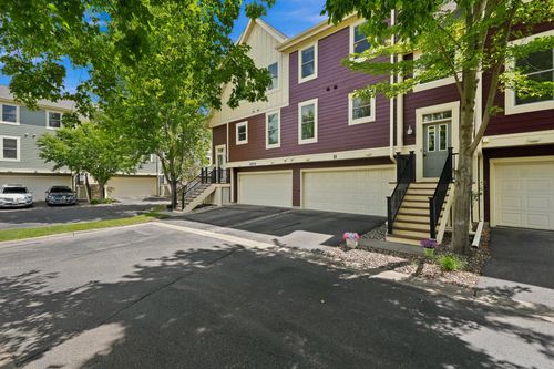 b-10736 Falling Water Ln, Woodbury, MN, 55129-5324 | Card Image