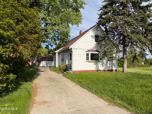 1312 Towers Rd, Oregon, OH, 43616-3638 | Card Image