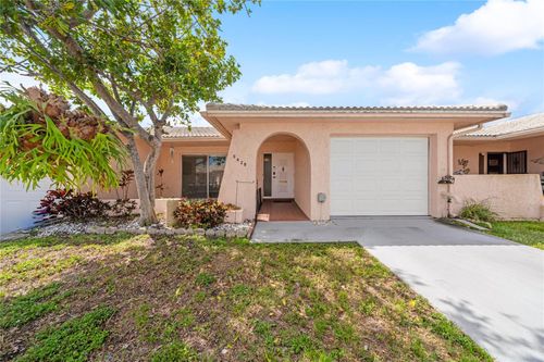 5428-5428 Larchmont Ct N, PINELLAS PARK, FL, 33782-2754 | Card Image