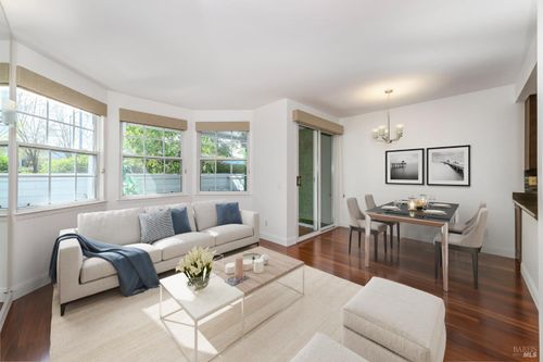 8 Mariners Cir, San Rafael, CA, 94903-5109 | Card Image
