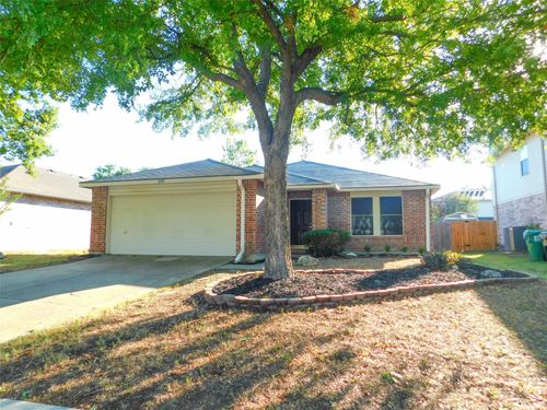 8105 Winding Stream Ln, Denton, TX, 76210-0882 | Card Image