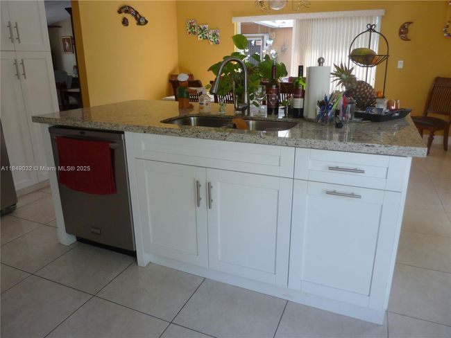 13240 Sw 20 Th St, House other with 3 bedrooms, 2 bathrooms and null parking in Miramar FL | Image 12