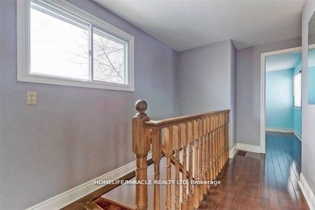 7 Greenhills Sq, House other with 3 bedrooms, 2 bathrooms and 4 parking in Brampton ON | Image 13