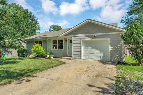 214 King St, Baldwin City, KS, 66006-4106 | Card Image
