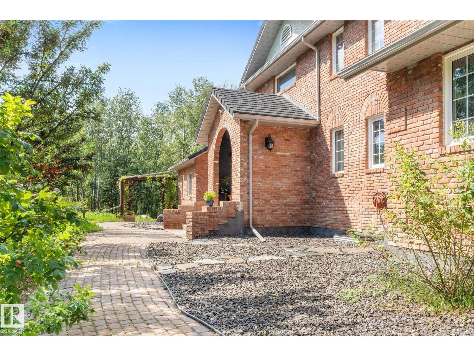 Residential in Rural Parkland County 3