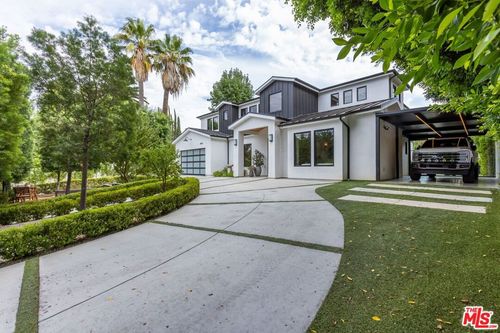 18938 Wells Dr, Tarzana, CA, 91356 | Card Image
