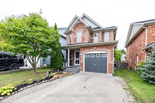 65 Margaret Graham Cres, Mount Albert, ON, L0G1M0 | Card Image