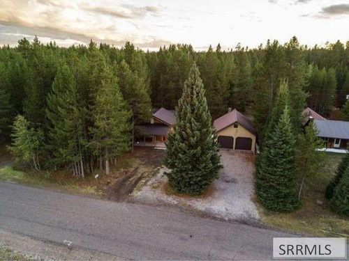 4190 N Big Springs Loop Rd, Island Park, ID, 83429-5052 | Card Image