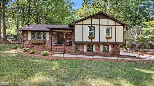 159 Charlotte Pl, Advance, NC, 27006-9438 | Card Image