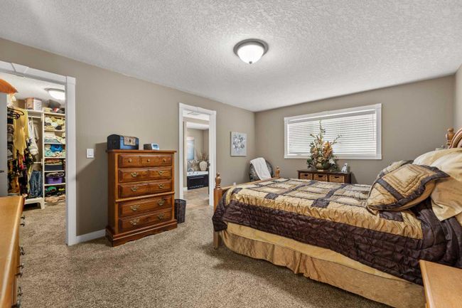 2 Ulry Close, Home with 5 bedrooms, 3 bathrooms and 6 parking in Olds AB | Image 12
