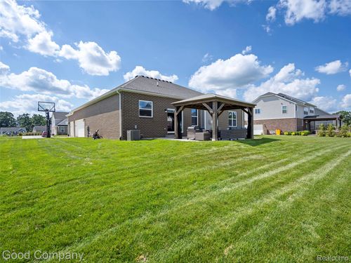 1295 Brookline Ct, Oakland, MI, 48363-1695 | Card Image