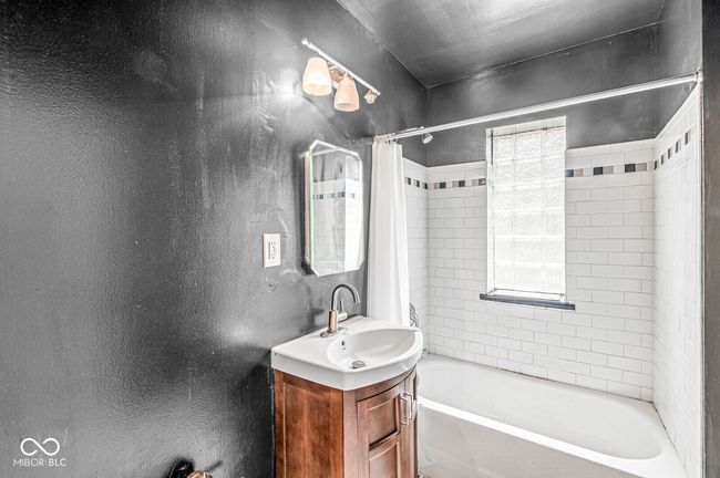 APT-106 - 5347 N College Ave, Condo with 2 bedrooms, 2 bathrooms and null parking in Indianapolis IN | Image 19