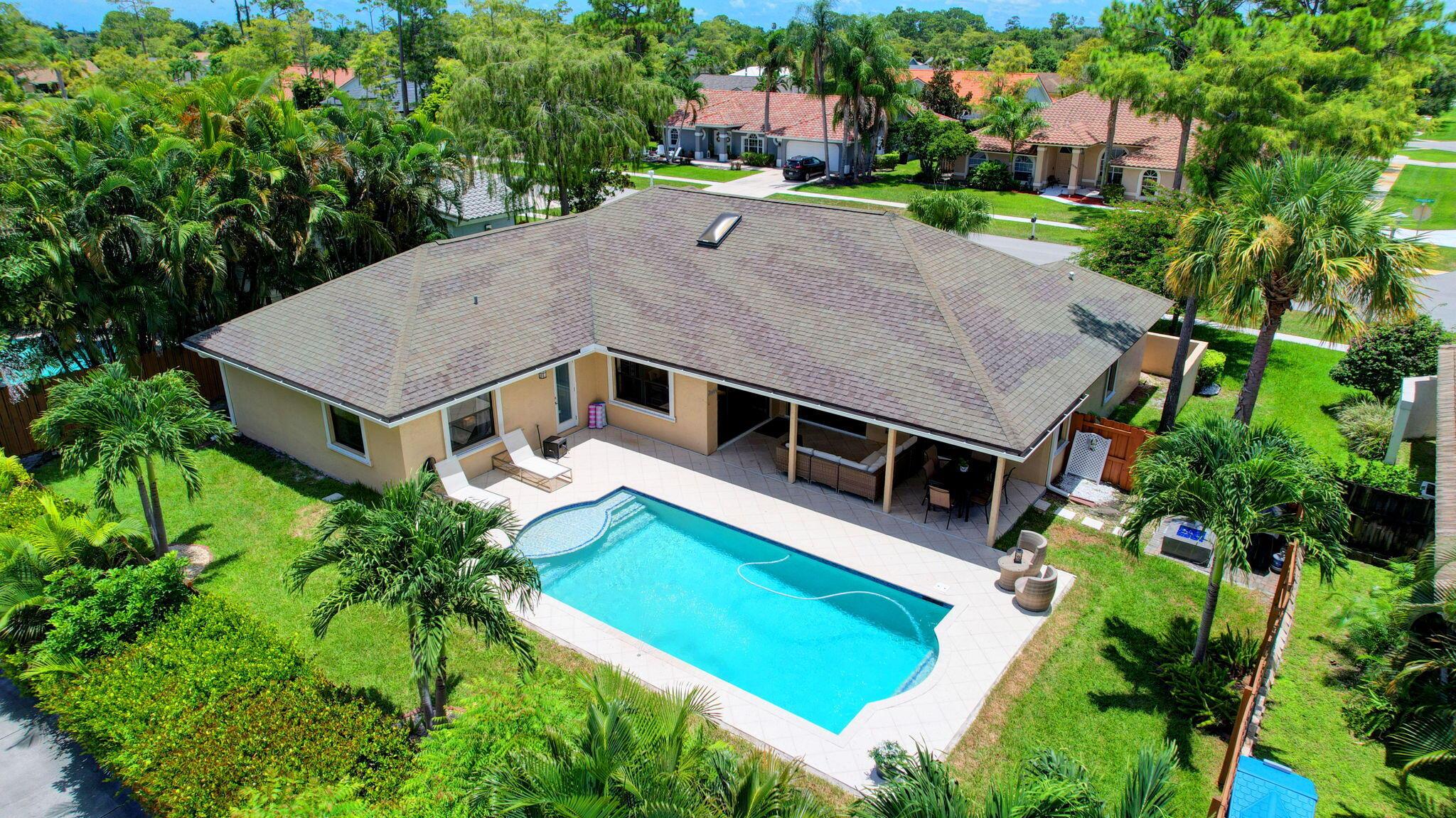 Northumberland Cir, Wellington, FL 33414
