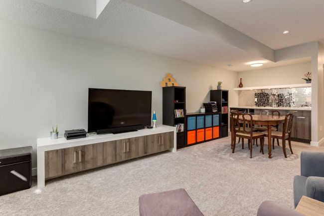 2236 Bowness Road Nw, Home with 4 bedrooms, 3 bathrooms and 2 parking in Calgary AB | Image 40