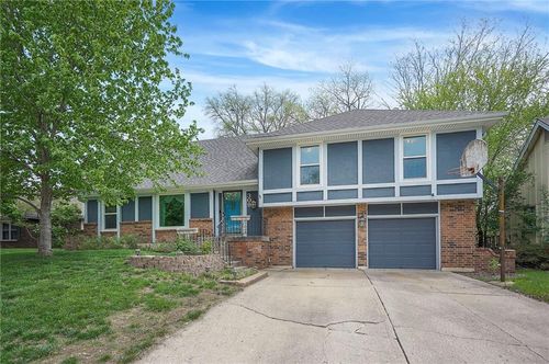 309 Ne Country Ln, Lee's Summit, MO, 64086-3113 | Card Image