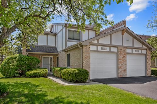 1525 Columbia Ct, Elk Grove Village, IL, 60007-2838 | Card Image