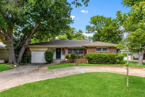 704 Downing Dr, Richardson, TX, 75080-6001 | Card Image
