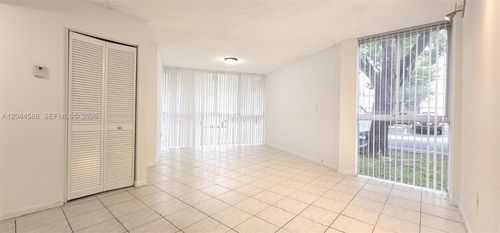 d110-7035 Nw 186th St, Hialeah, FL, 33015-8312 | Card Image