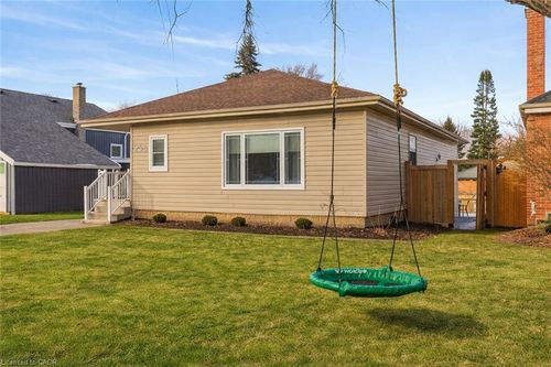 258 Sanatorium Rd, Hamilton, ON, L9C1Z9 | Card Image