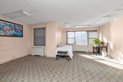 apt-5o-70 108th St, Forest Hills, NY, 11375-4426 | Card Image