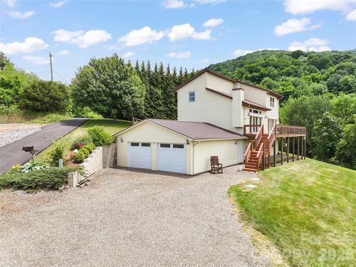 50 Blossom Dr, Waynesville, NC, 28786-8788 | Card Image
