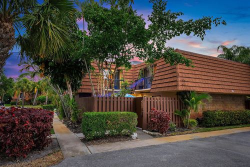 apt-42c-825 Center St, Jupiter, FL, 33458-4142 | Card Image