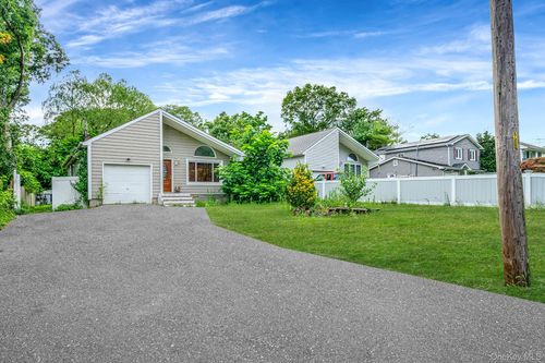 413 Glen Dr, Shirley, NY, 11967-1348 | Card Image